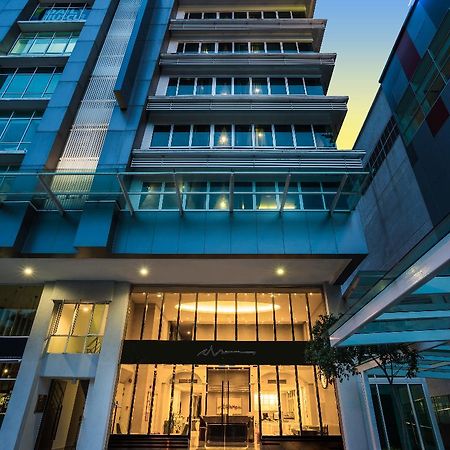 Manhattan Business Hotel Ttdi Куала-Лумпур Экстерьер фото