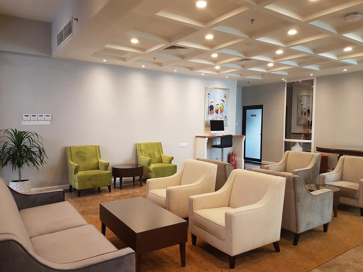 Manhattan Business Hotel Ttdi Куала-Лумпур Экстерьер фото