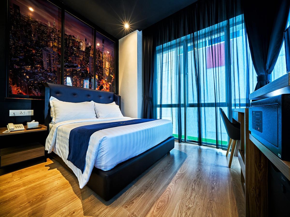 Manhattan Business Hotel Ttdi Куала-Лумпур Экстерьер фото
